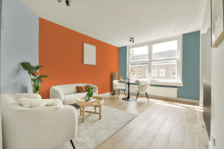 kamer in kleur Gn 034-05 met designkleuren op de wanden