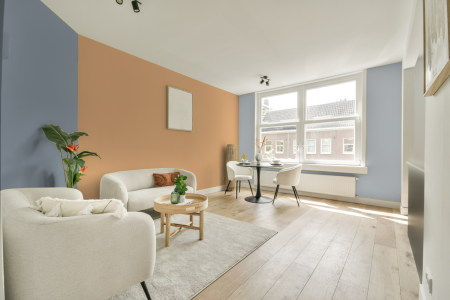 kamer in kleur S 1030-y30r met designkleuren op de wanden