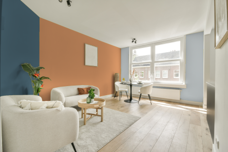 kamer in kleur S 1040-y40r met designkleuren op de wanden