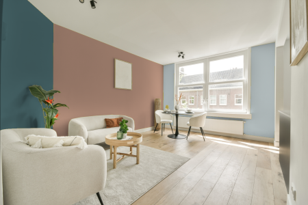 kamer in kleur S 2020-y60r met designkleuren op de wanden