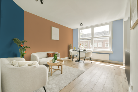 kamer in kleur S 2030-y30r met designkleuren op de wanden