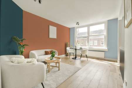 kamer in kleur S 2040-y50r met designkleuren op de wanden