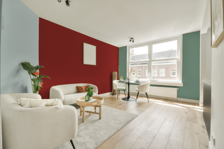 kamer in kleur S 2570-y90r met designkleuren op de wanden