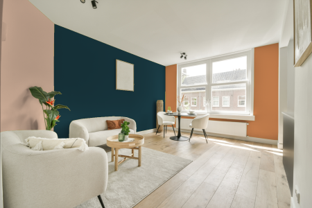 kamer in kleur S 7020-b10g met designkleuren op de wanden