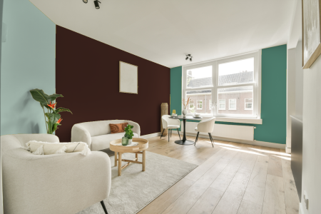 kamer in kleur Ral 040 20 19 met designkleuren op de wanden