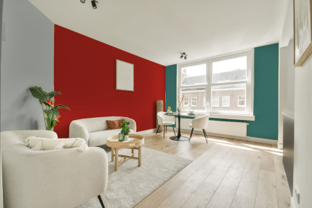 kamer in kleur Ral 3020 met designkleuren op de wanden