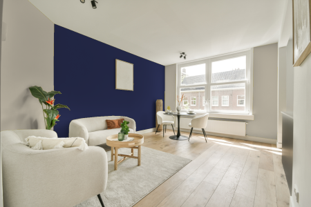 kamer in kleur Ral 5022 met designkleuren op de wanden