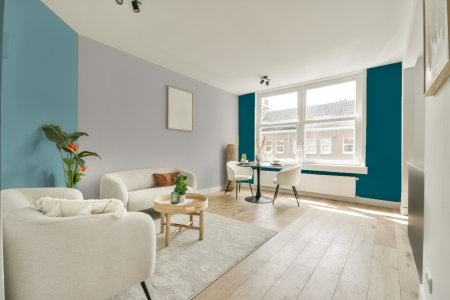 kamer in kleur Ppg1003-1 met designkleuren op de wanden