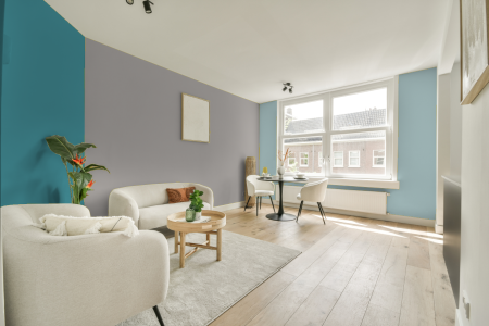 kamer in kleur Ppg1005-3 met designkleuren op de wanden