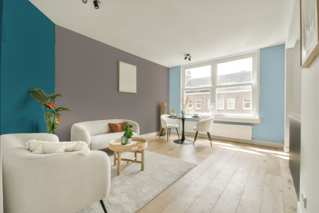 kamer in kleur Ppg1018-4 met designkleuren op de wanden