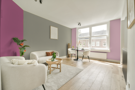 kamer in kleur Ppg1028-3 met designkleuren op de wanden