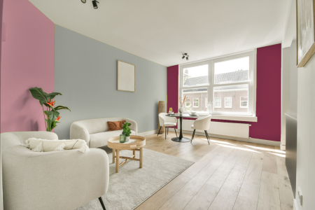 kamer in kleur Ppg1033-2 met designkleuren op de wanden