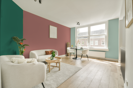 kamer in kleur Ppg1058-5 met designkleuren op de wanden