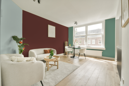 kamer in kleur Ppg1059-7 met designkleuren op de wanden