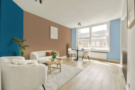 kamer in kleur Ppg1080-4 met designkleuren op de wanden