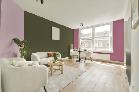 kamer in kleur Ppg1123-7 met designkleuren op de wanden