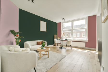 kamer in kleur Ppg1133-7 met designkleuren op de wanden