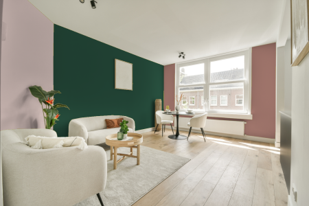 kamer in kleur Ppg1139-7 met designkleuren op de wanden