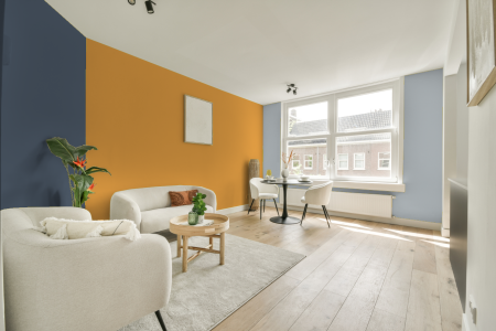 kamer in kleur Ppg1204-7 met designkleuren op de wanden