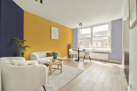 kamer in kleur Ppg1211-6 met designkleuren op de wanden