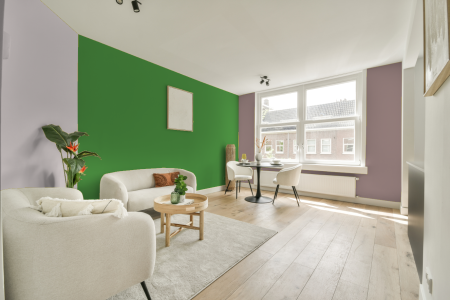 kamer in kleur Ppg1225-7 met designkleuren op de wanden