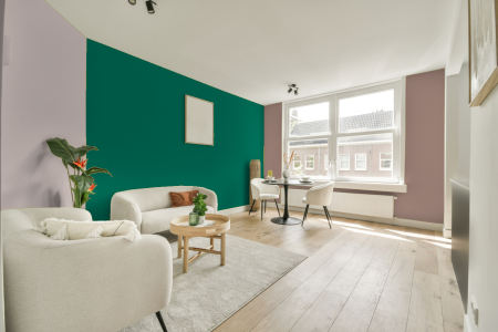 kamer in kleur Ppg1230-7 met designkleuren op de wanden