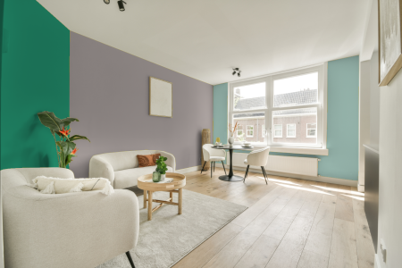 kamer in kleur Cn.02.67 met designkleuren op de wanden