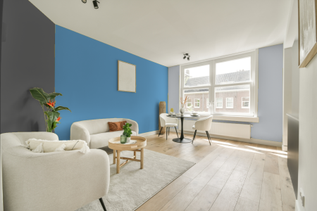 woonkamer met neutrale kleuren en 4095