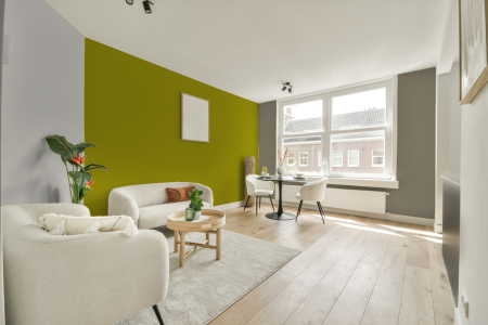 woonkamer met neutrale kleuren en Gn 025-04