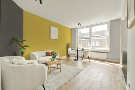 woonkamer met neutrale kleuren en Gn 027-06