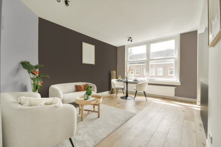 woonkamer met neutrale kleuren en Gn 112-03