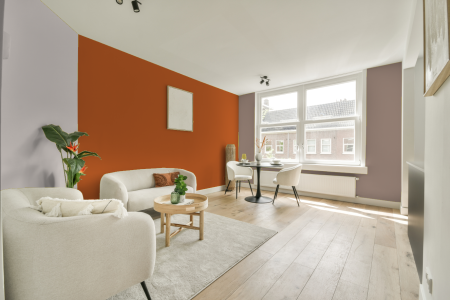 woonkamer met neutrale kleuren en S 2070-y50r