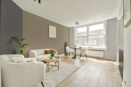 woonkamer met neutrale kleuren en S 3010-y10r