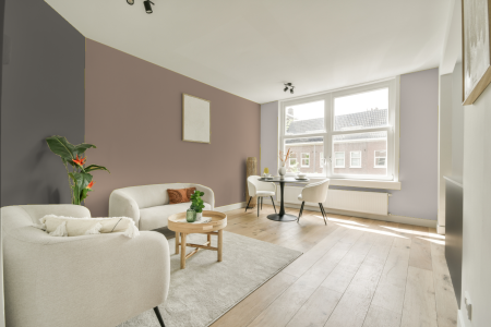 woonkamer met neutrale kleuren en S 3010-y50r