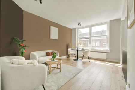 woonkamer met neutrale kleuren en S 3020-y20r