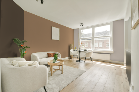 woonkamer met neutrale kleuren en S 3020-y30r