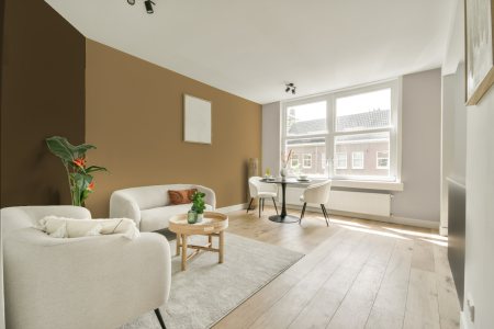 woonkamer met neutrale kleuren en S 3030-y10r