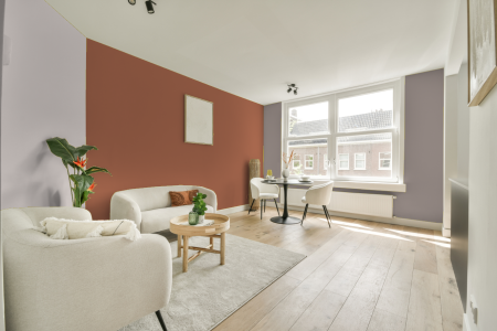 woonkamer met neutrale kleuren en S 3040-y60r