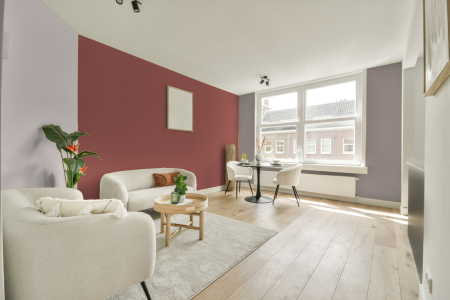 woonkamer met neutrale kleuren en S 3040-y90r