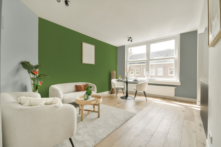 woonkamer met neutrale kleuren en S 3050-g30y