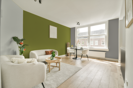 woonkamer met neutrale kleuren en S 3050-g50y