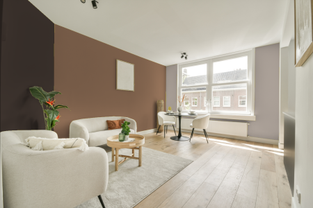 woonkamer met neutrale kleuren en S 4020-y40r