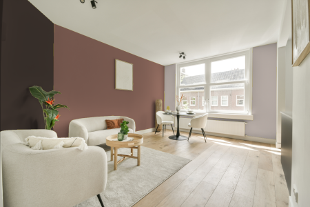 woonkamer met neutrale kleuren en S 4020-y70r