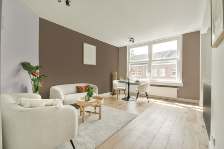 woonkamer met neutrale kleuren en S 5010-y30r