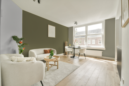 woonkamer met neutrale kleuren en S 5020-g70y