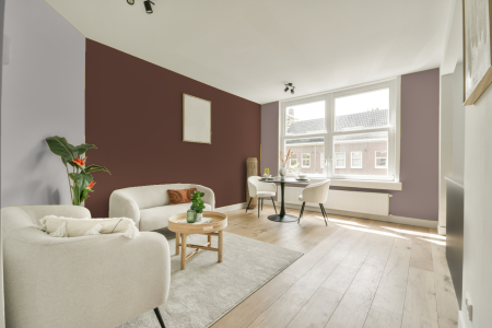 woonkamer met neutrale kleuren en S 6020-y70r