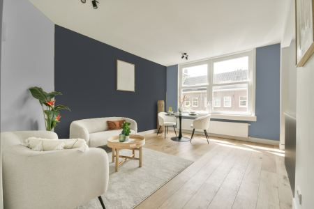 woonkamer met neutrale kleuren en S 7005-r80b