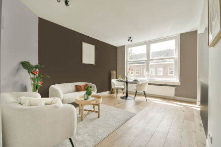 woonkamer met neutrale kleuren en S 7010-y10r