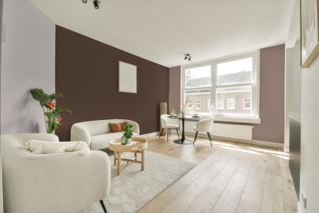 woonkamer met neutrale kleuren en S 7010-y50r