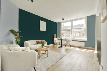 woonkamer met neutrale kleuren en S 7020-b50g